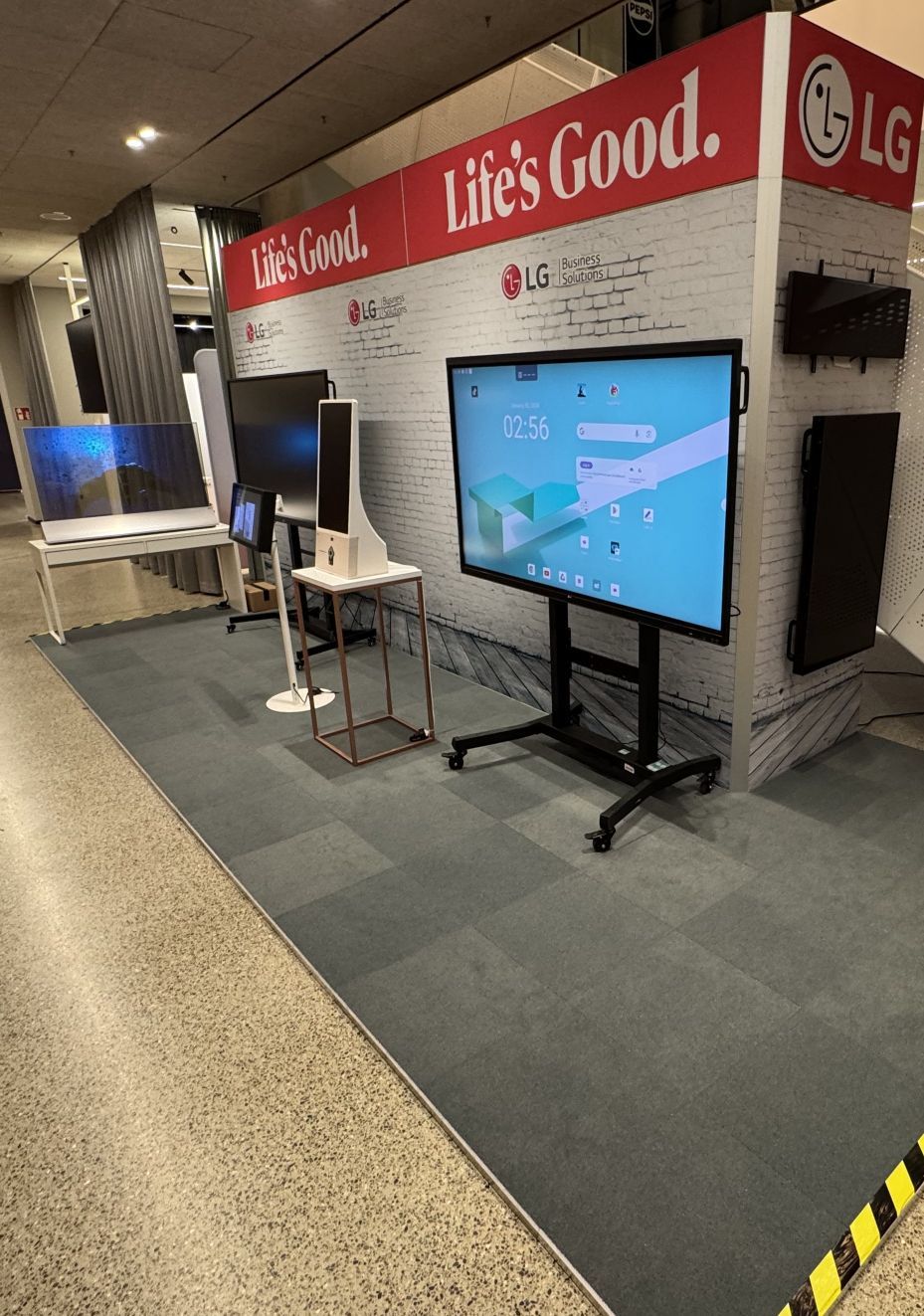 LG Präsentationsfläche mit mehreren Displays